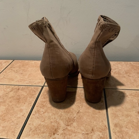 Zigi Soho Halyn Ankle Boot in Taupe size 10 - Picture 5 of 13